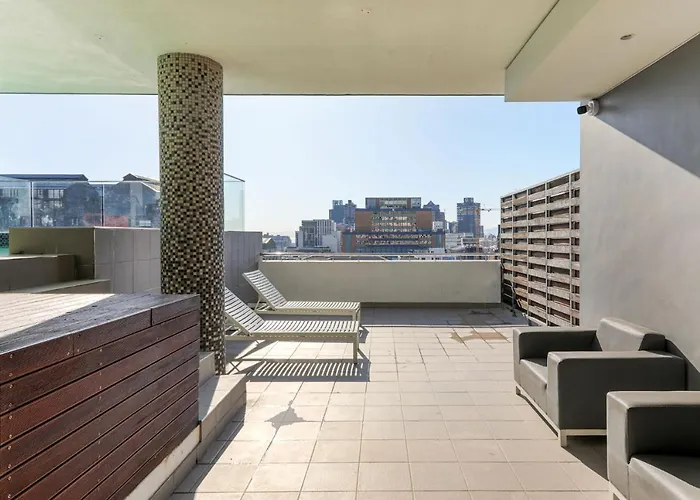 Backup-Powered Trendy Ny City Apartment At Table Mountain