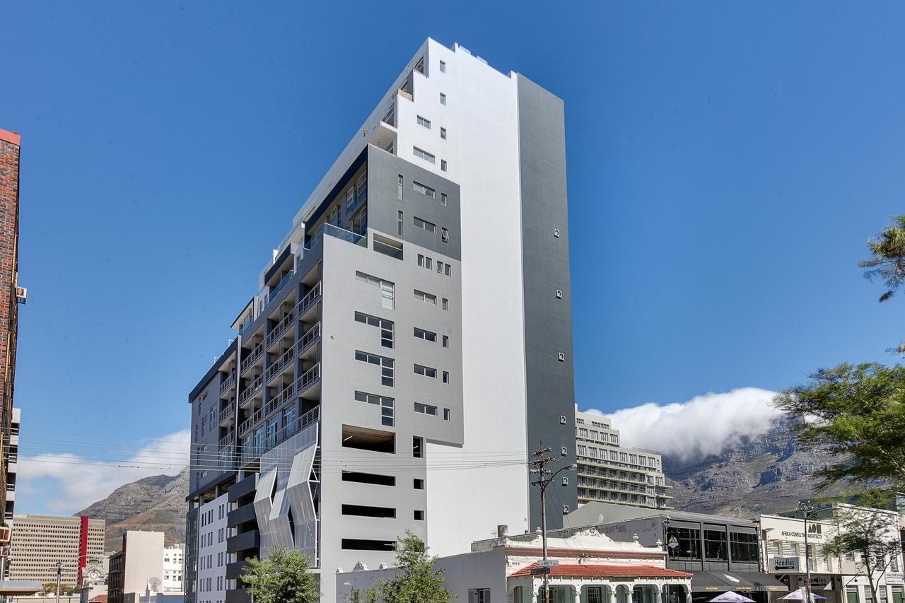 Backup-powered Trendy Ny At Table Mountain